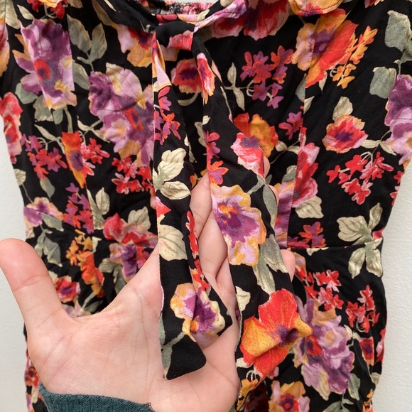 KIMCHI BLUE Floral Romper - Picture 4 of 8